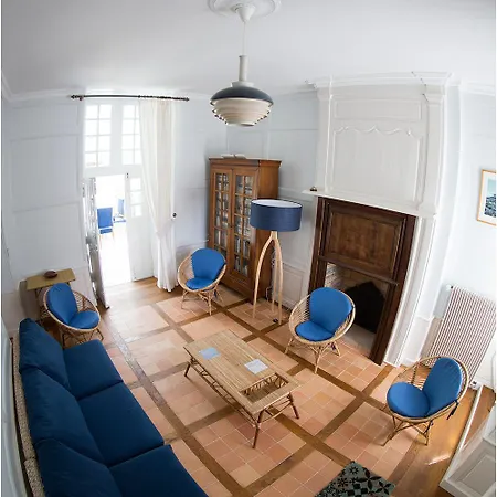Villa La Maison Guischard De La Menardiere Dite La Maison Romane