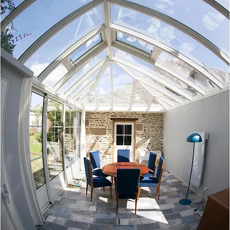 Villa La Maison Guischard De La Menardiere Dite La Maison Romane *