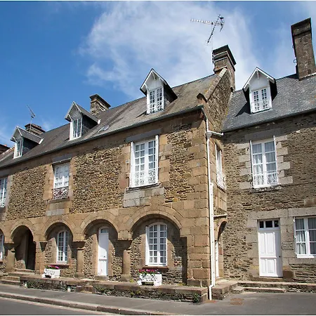 La Maison Guischard De La Menardiere Dite La Maison Romane *