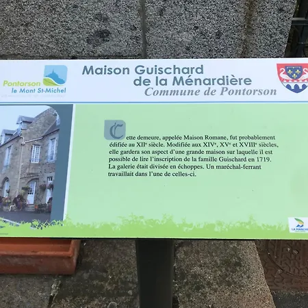 Villa La Maison Guischard De La Menardiere Dite La Maison Romane *