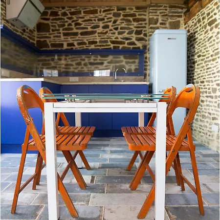 La Maison Guischard De La Menardiere Dite La Maison Romane * Pontorson